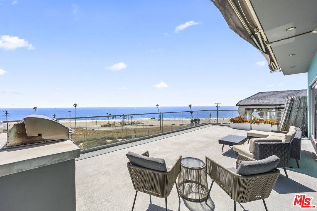 Playa Del Rey, CA 90293,145 Napoleon St