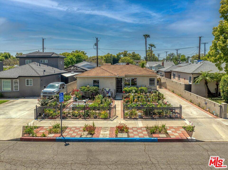 Burbank, CA 91506,829 N Sparks St