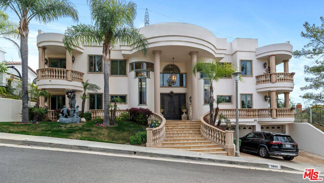 Encino, CA 91316,3848 Vista Linda Dr