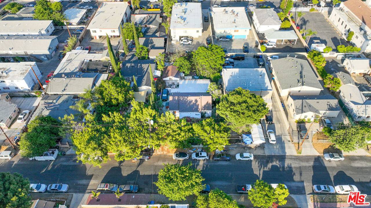 North Hollywood, CA 91605,6928 Gentry Ave