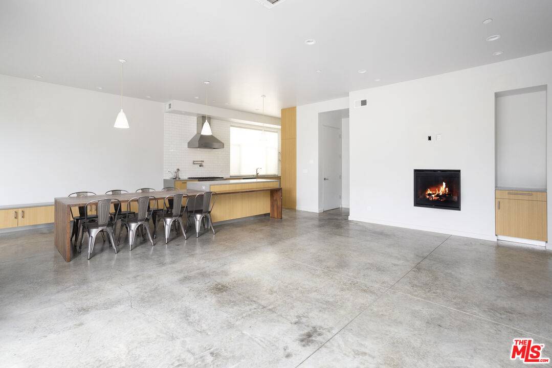 Venice, CA 90291,707 Flower Ave