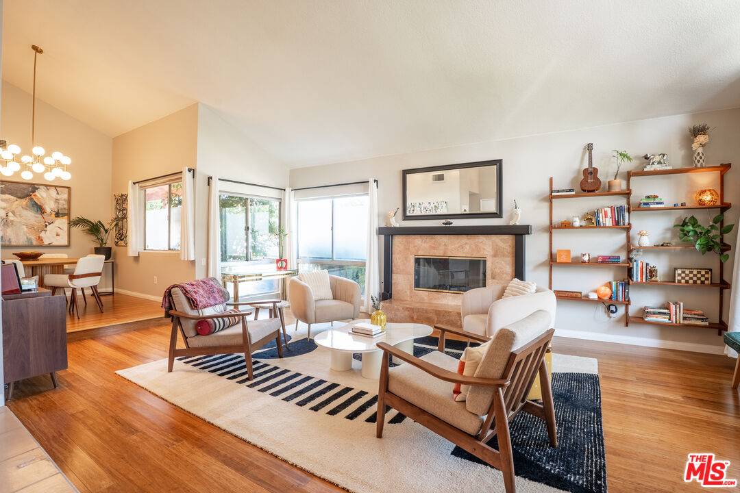 Winnetka, CA 91306,19730 Hatton St