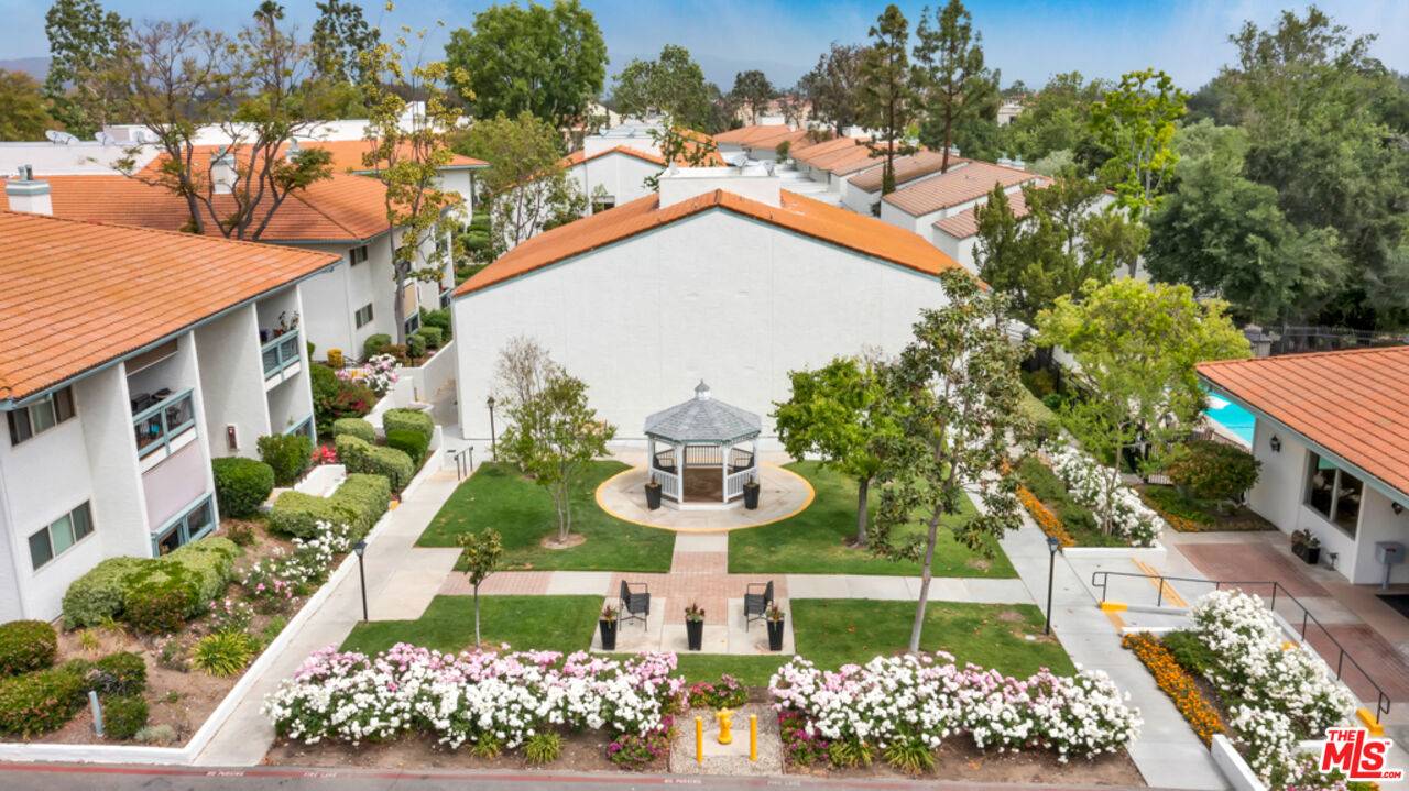 Calabasas, CA 91302,4720 Park Granada #209