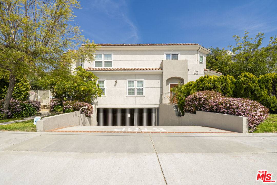 Montrose, CA 91020,2745 Montrose Ave #106