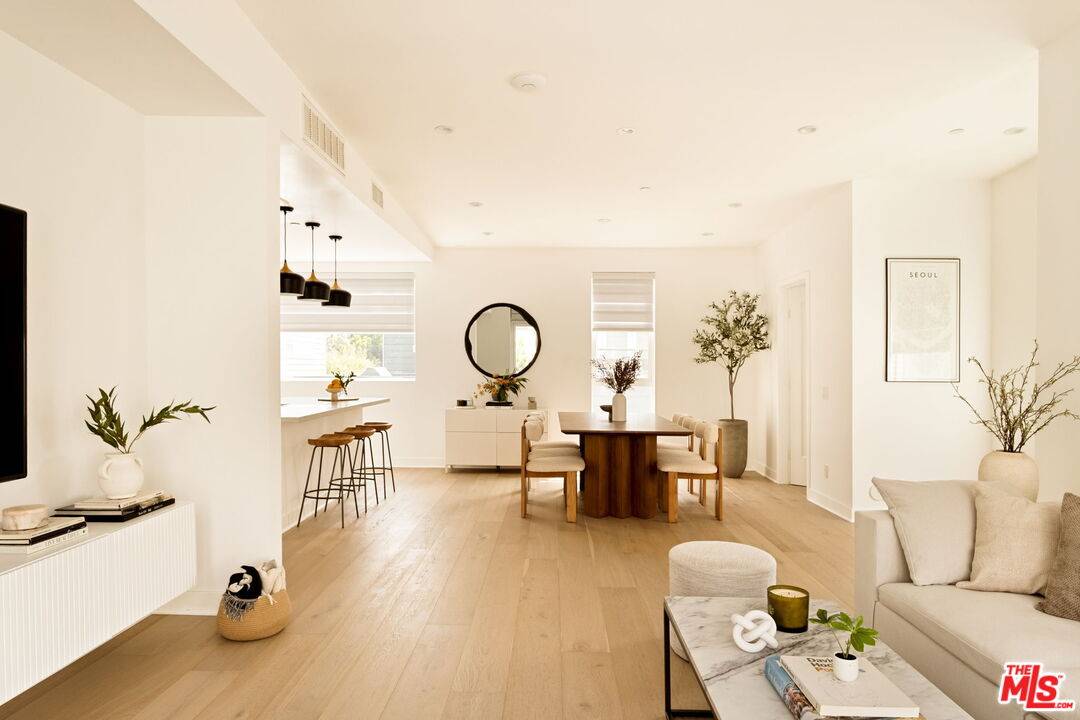 Los Angeles, CA 90029,859 Hyperion Ave