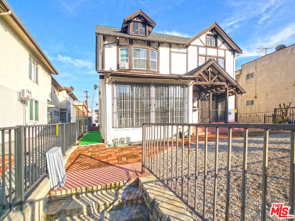 Los Angeles, CA 90020,336 S Wilton Pl