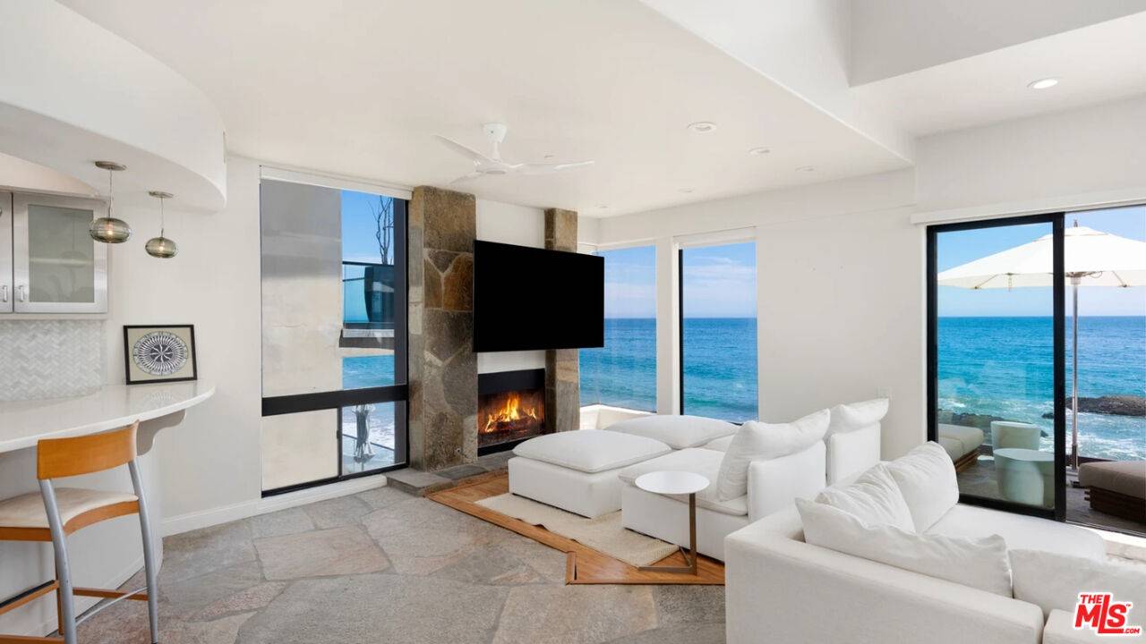 Malibu, CA 90265,25252 Malibu Rd #Upper Unit