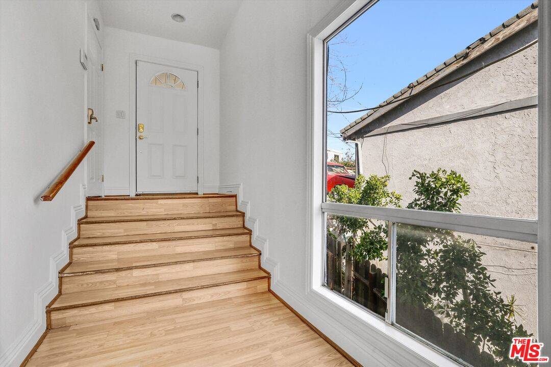 Chatsworth, CA 91311,21662 Wo He Lo Trl