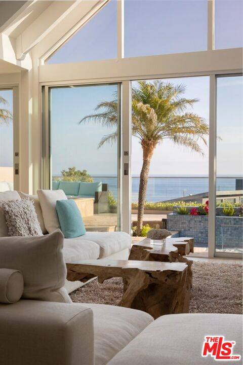 Malibu, CA 90265,31522 Broad Beach Rd