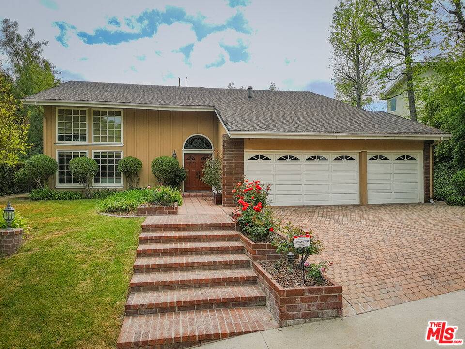 Tarzana, CA 91356,19520 Braewood Dr