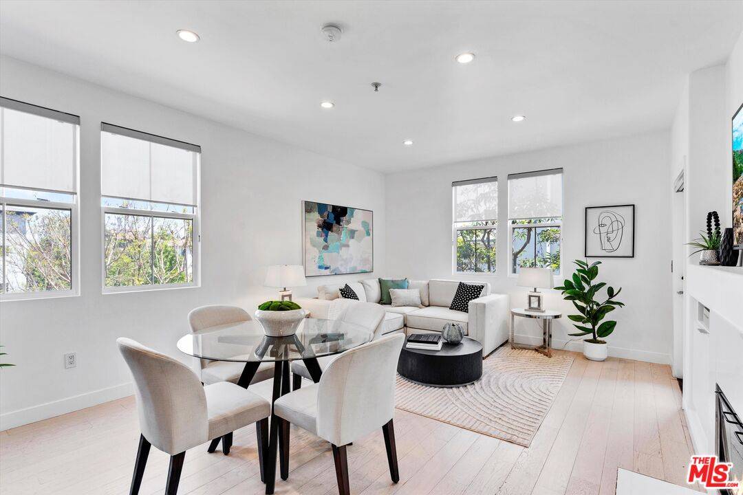 Playa Vista, CA 90094,13075 Pacific Prome #315
