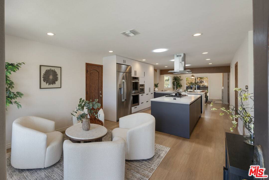 Newbury Park, CA 91320,640 Barrington Ct