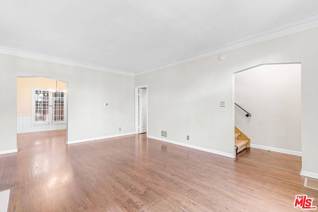 Los Angeles, CA 90068,6053 Scenic Ave