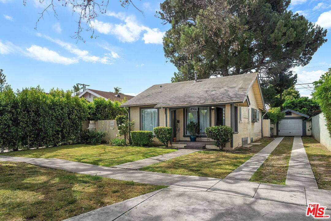Los Angeles, CA 90034,8966 Cadillac Ave
