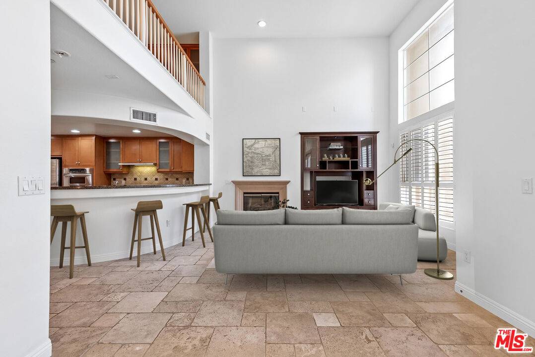 Playa Vista, CA 90094,5831 Seawalk Dr #240