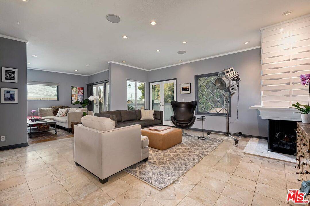 West Hollywood, CA 90069,1133 N Clark St #103