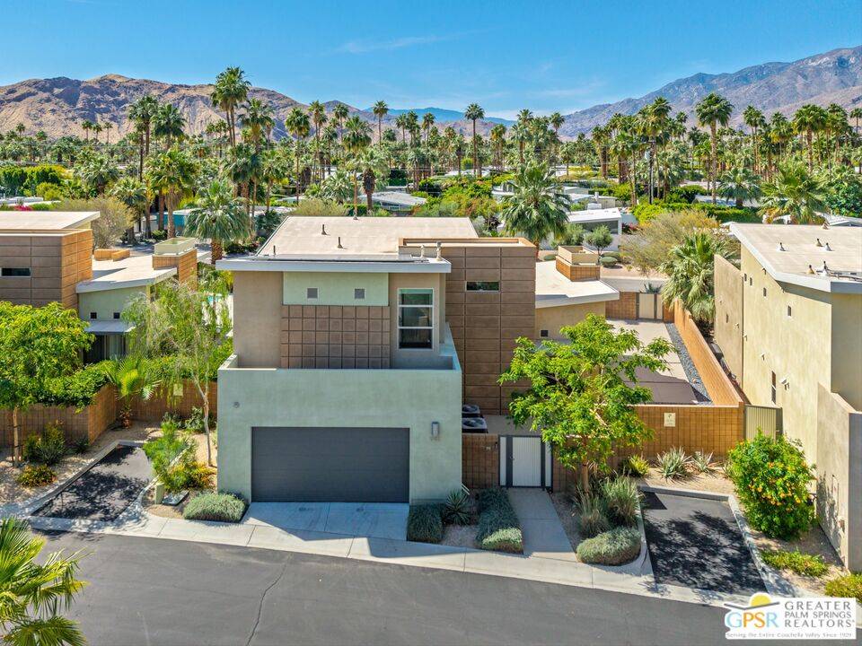 Palm Springs, CA 92264,941 Oceo Cir