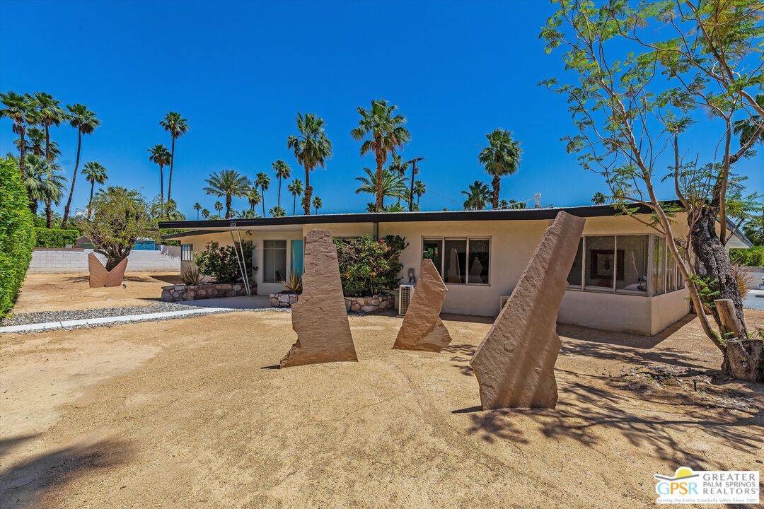 Palm Springs, CA 92262,1112 N Avenida Caballeros