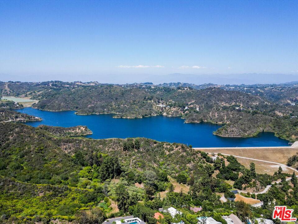 Los Angeles, CA 90077,1726 Stone Canyon Rd