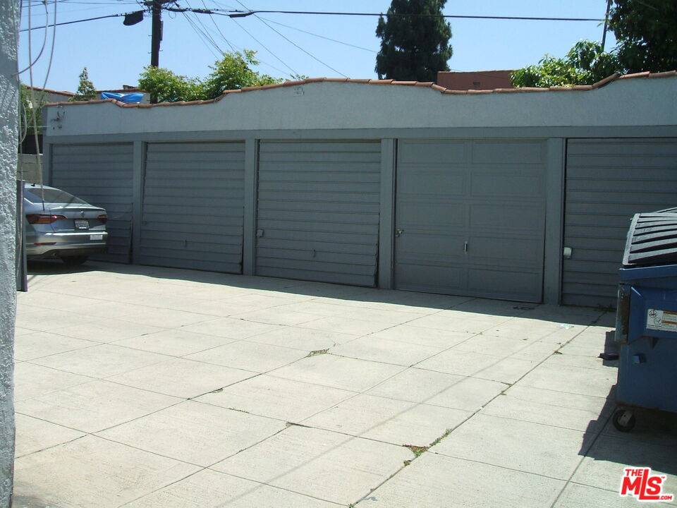 Los Angeles, CA 90019,1358 S Cloverdale Ave