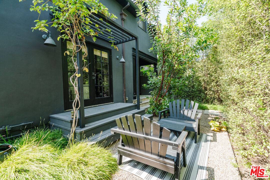 Venice, CA 90291,719 Superba Ave