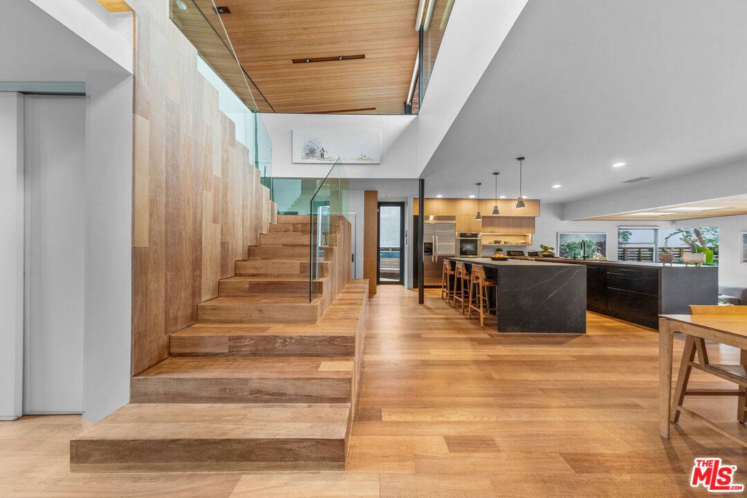 Los Angeles, CA 90066,3227 Maplewood Ave