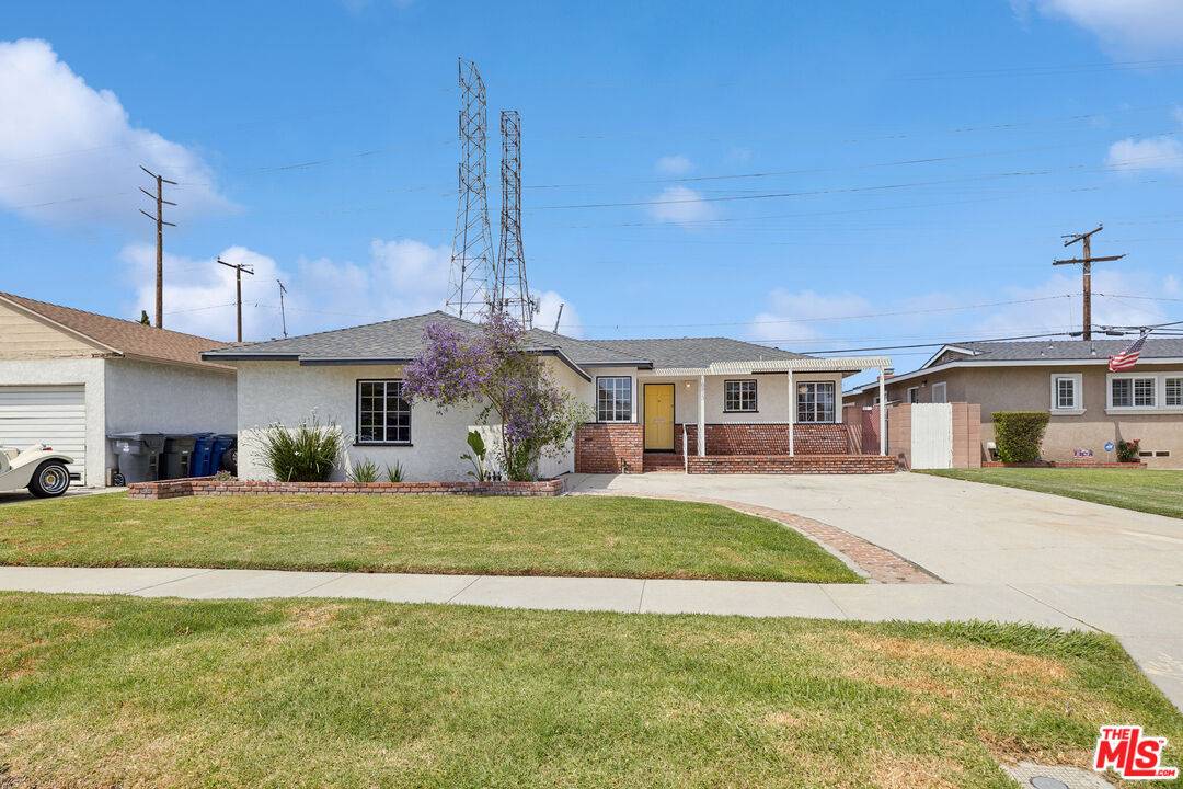 Lakewood, CA 90713,6513 Denmead St