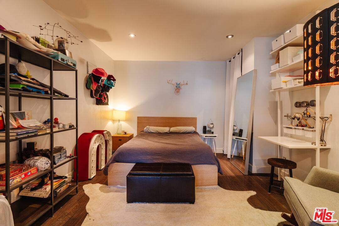 West Hollywood, CA 90069,999 N Doheny Dr #104