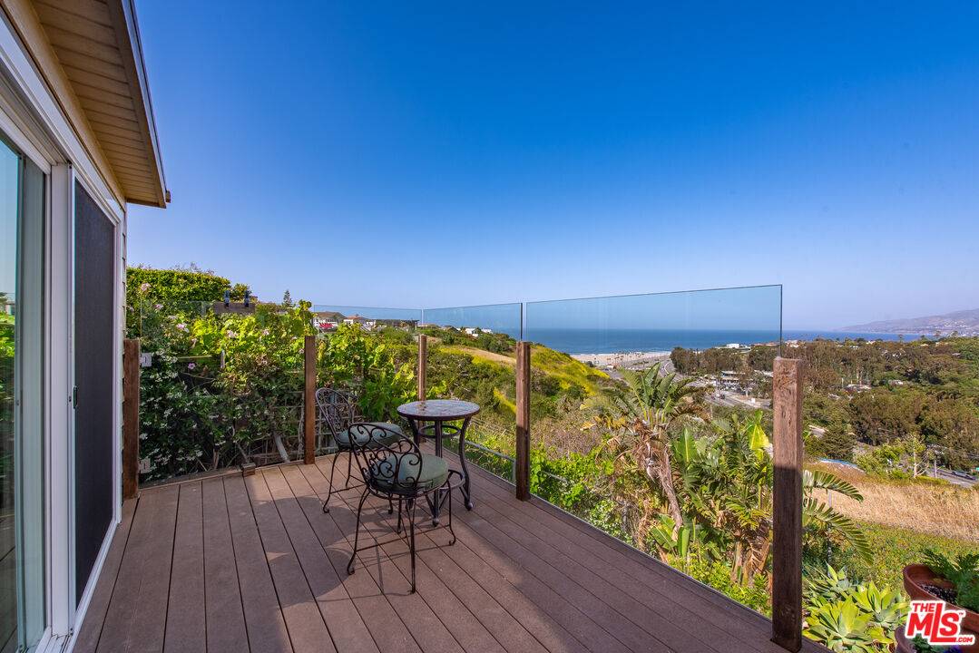 Malibu, CA 90265,29500 Heathercliff Rd #202