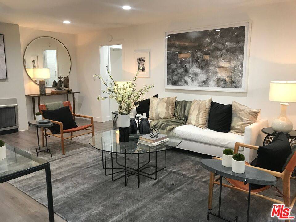 Los Angeles, CA 90025,1865 GREENFIELD AVE #102