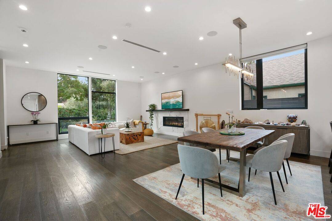 Venice, CA 90291,2450 Glencoe Ave