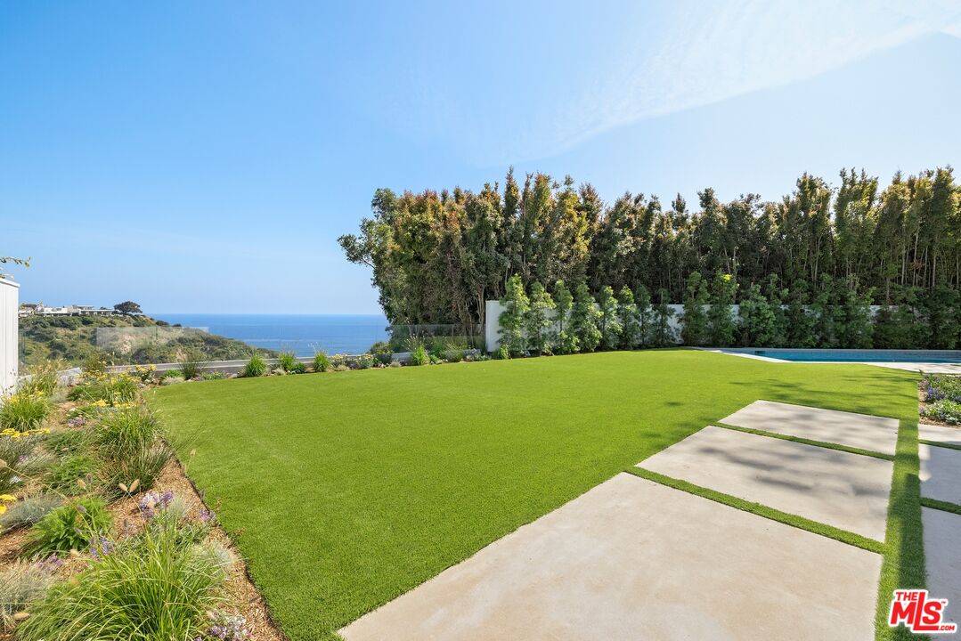 Pacific Palisades, CA 90272,15856 Seabec Cir