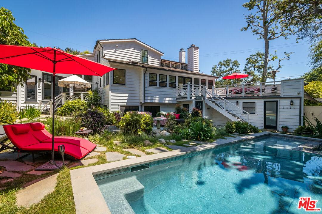 Los Angeles, CA 90077,2205 Beverly Glen Pl