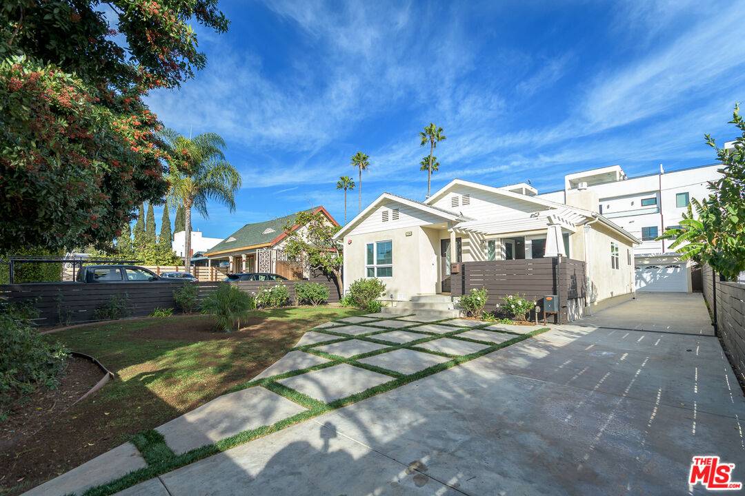 Los Angeles, CA 90038,N Wilton Pl