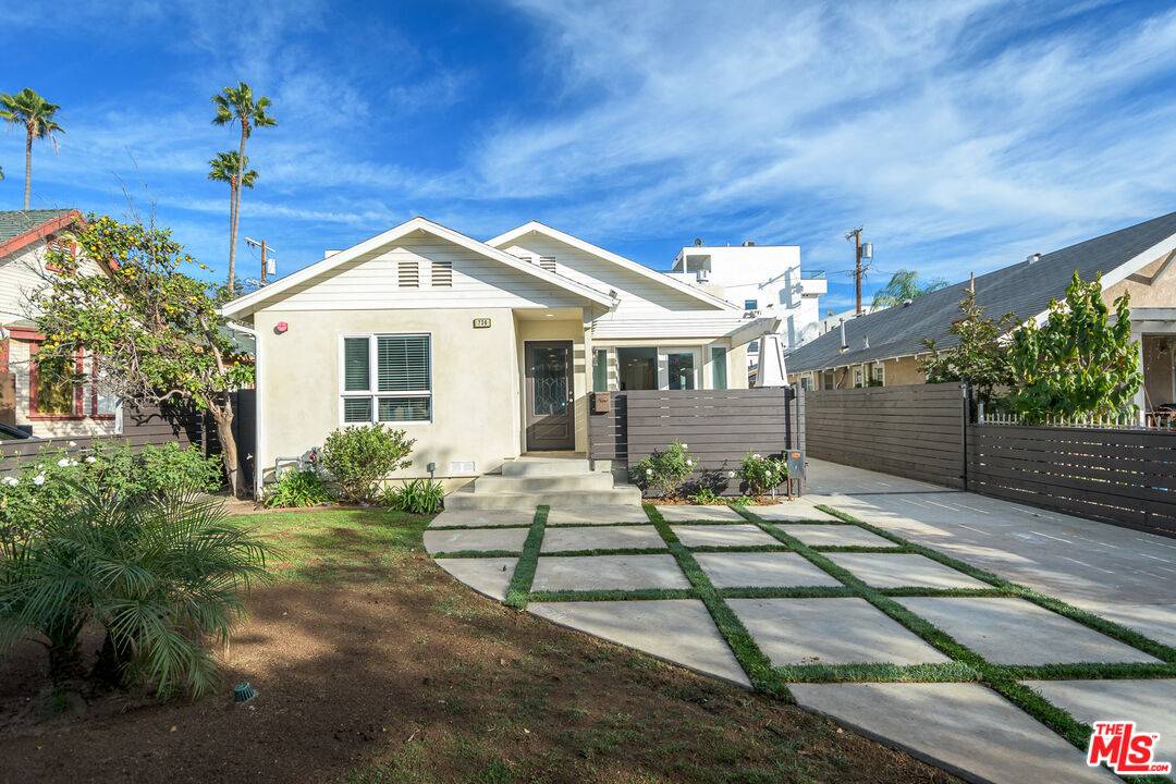 Los Angeles, CA 90038,N Wilton Pl