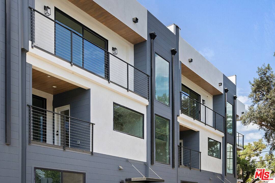 Los Angeles, CA 90042,6050 E Burwood Ave