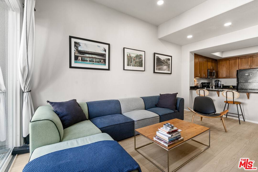 Marina Del Rey, CA 90292,4060 Glencoe Ave #320