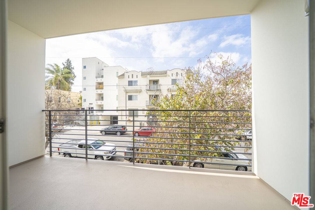 Los Angeles, CA 90006,3061 W 12th Pl #202
