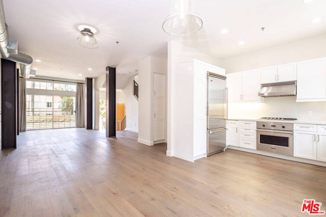 Playa Vista, CA 90094,5400 Playa Vista Dr #2
