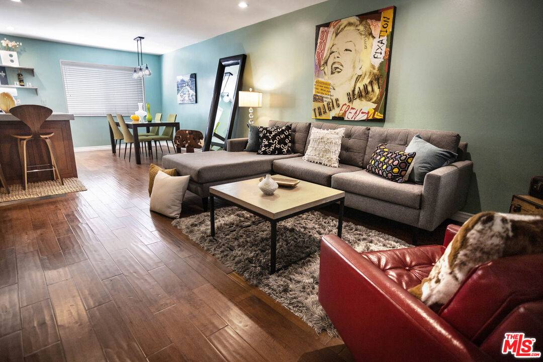 Los Angeles, CA 90068,5920 Chula Vista Way
