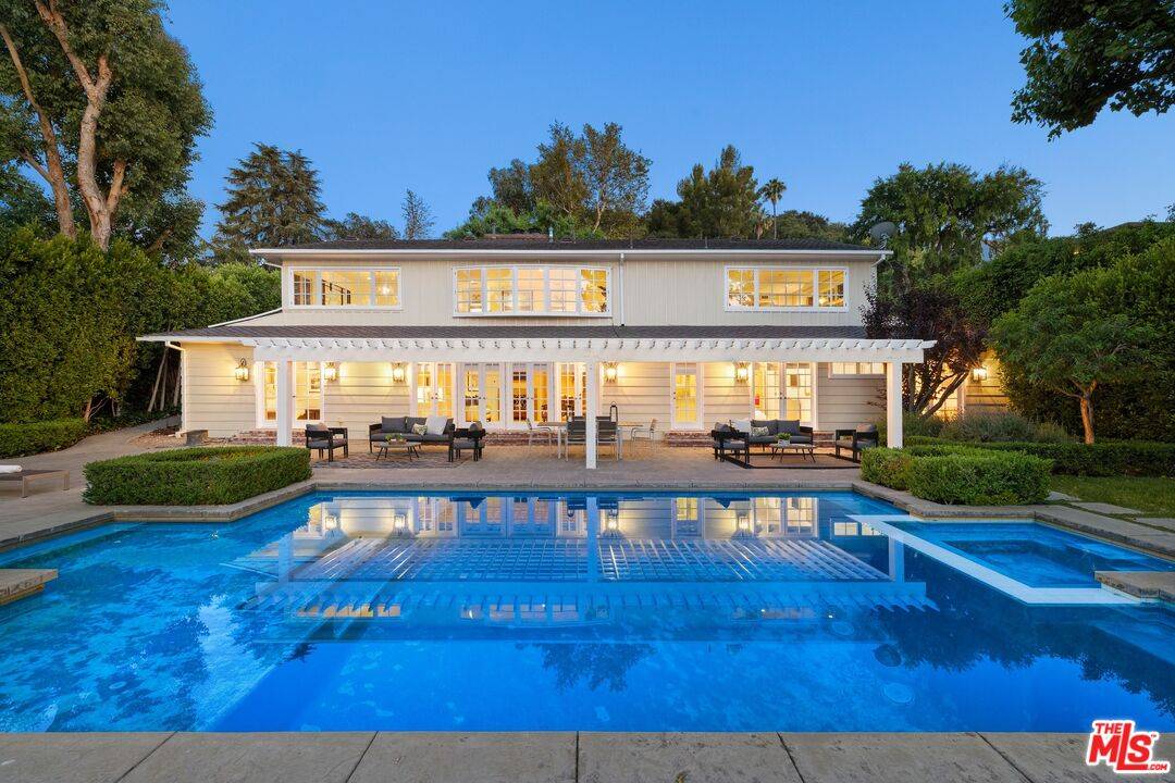 Encino, CA 91436,15631 Meadowgate Rd