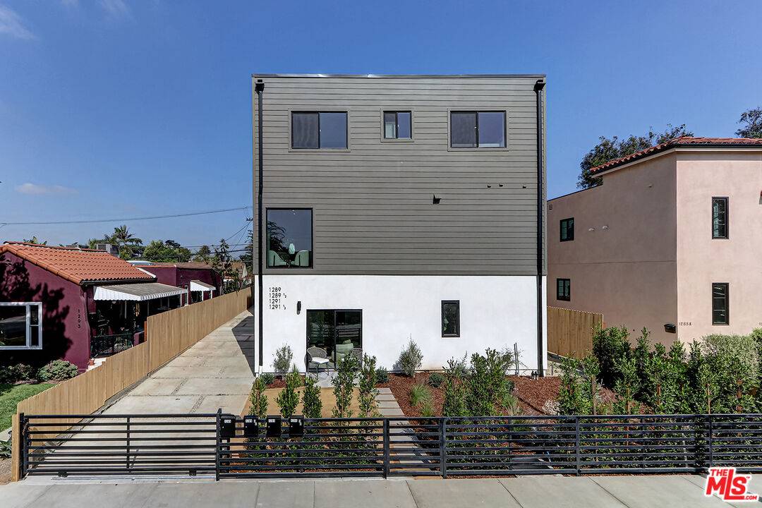 Los Angeles, CA 90019,1289 S Sycamore Ave