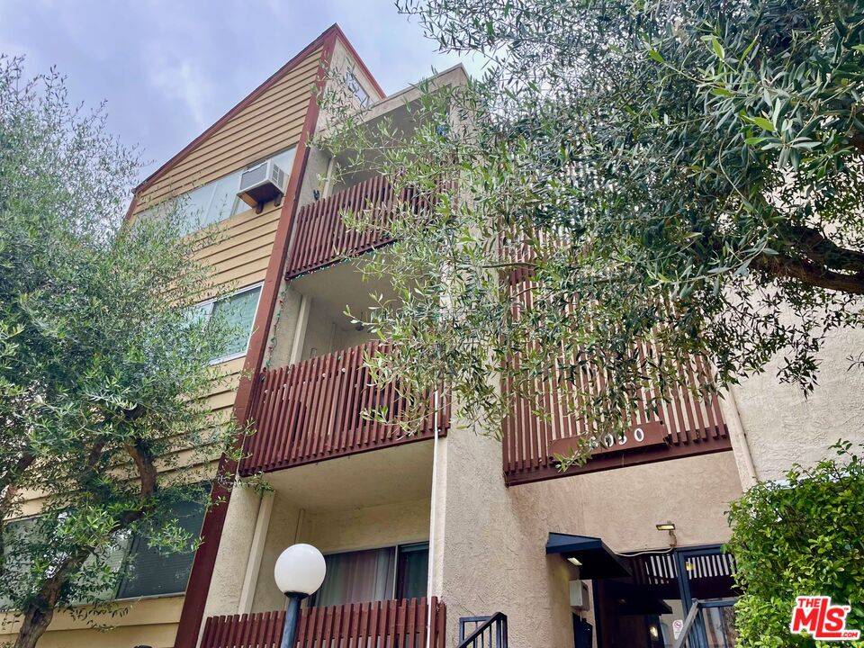 Culver City, CA 90230,6050 Canterbury Dr #F110