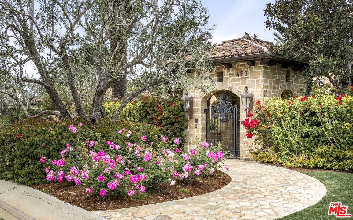 Camarillo, CA 93010,427 La Marina Dr