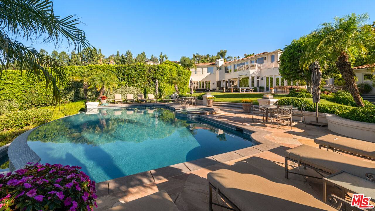 Beverly Hills, CA 90210,14035 Aubrey Rd