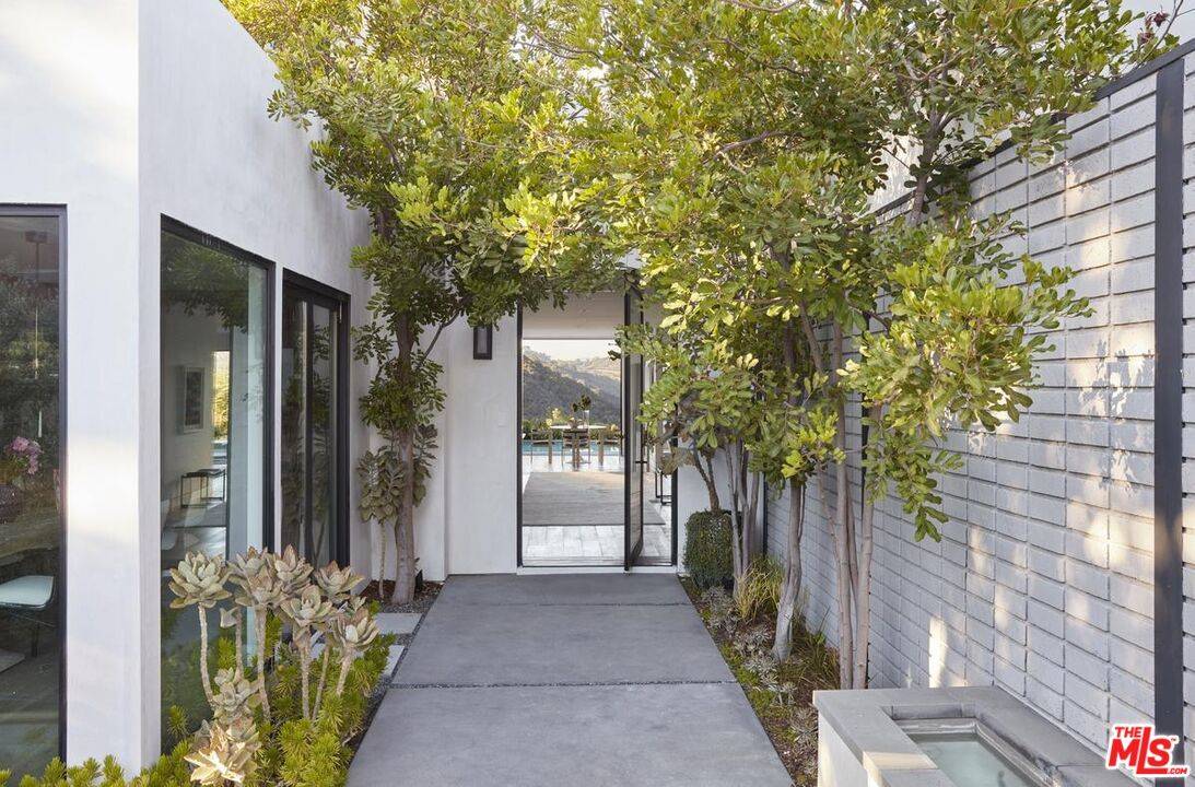 Los Angeles, CA 90077,1769 Stone Canyon Rd