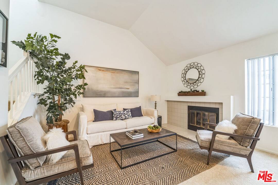Culver City, CA 90230,5723 Canterbury Dr