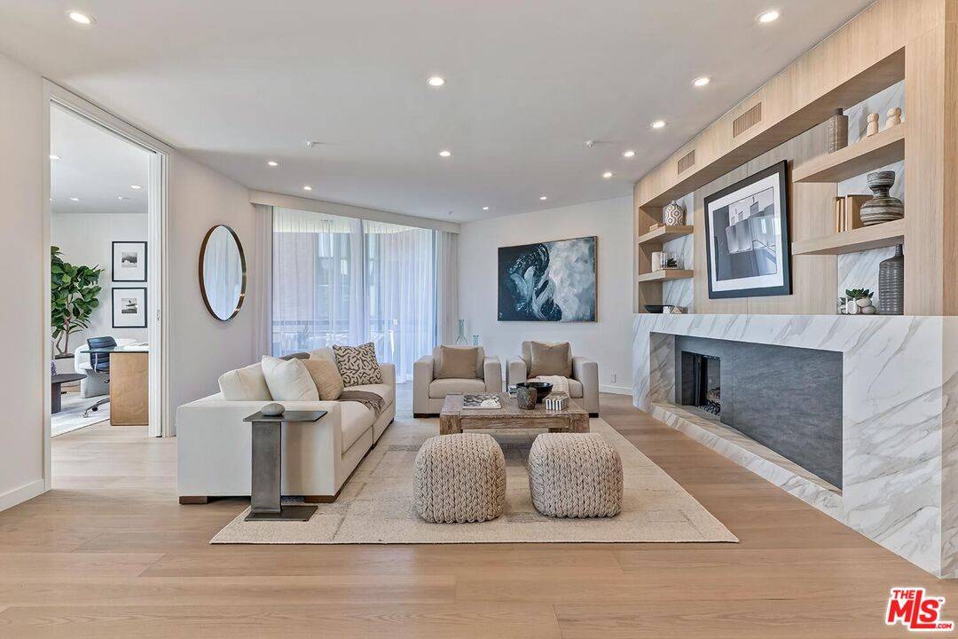 Beverly Hills, CA 90211,300 N Swall Dr #308