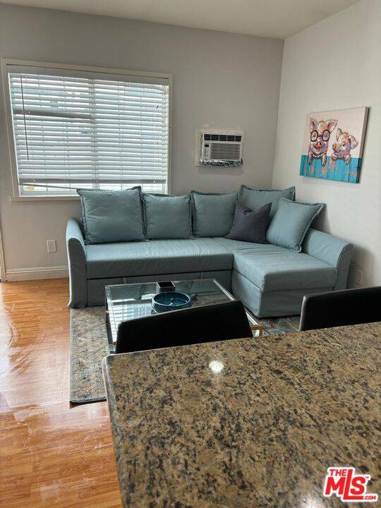 North Hollywood, CA 91602,11601 Moorpark St
