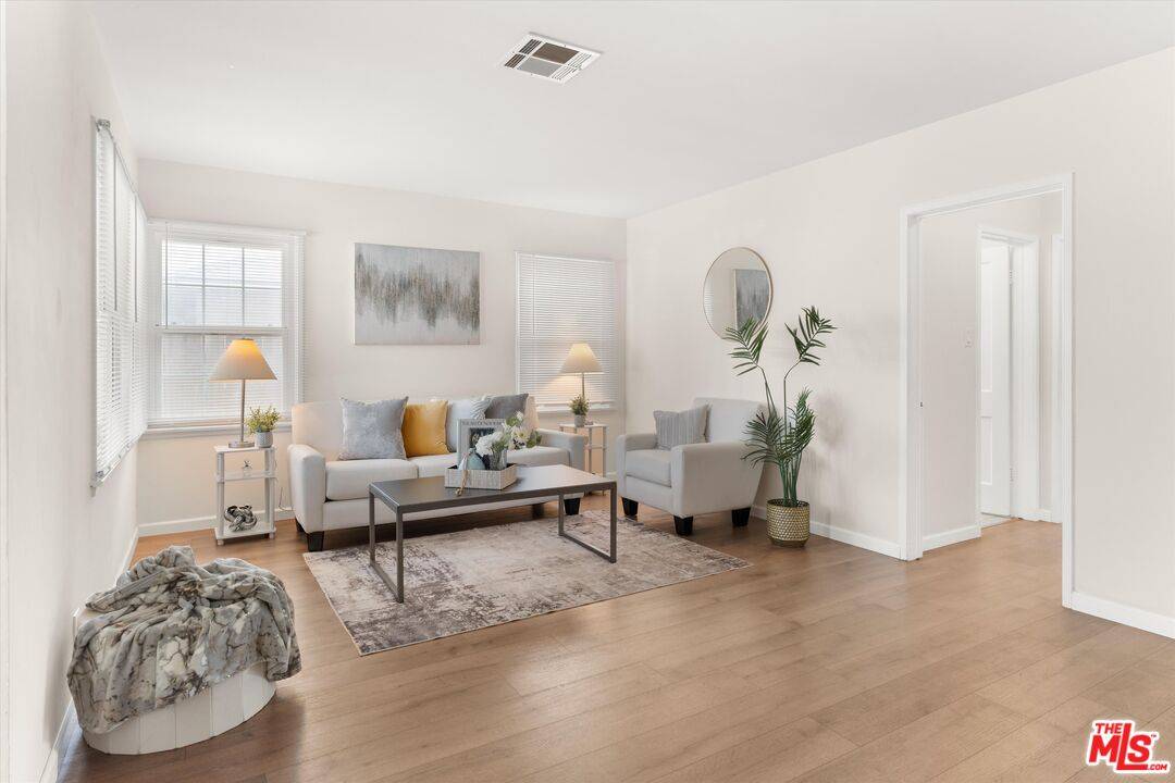 Inglewood, CA 90304,10910 S Burl Ave